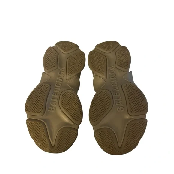 Balenciaga Triple S Sneakers in Metallic Silver - Picture 7 of 8